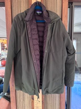 Patagonia Men’s Olive Green shell Jacket with Brown puffer lining